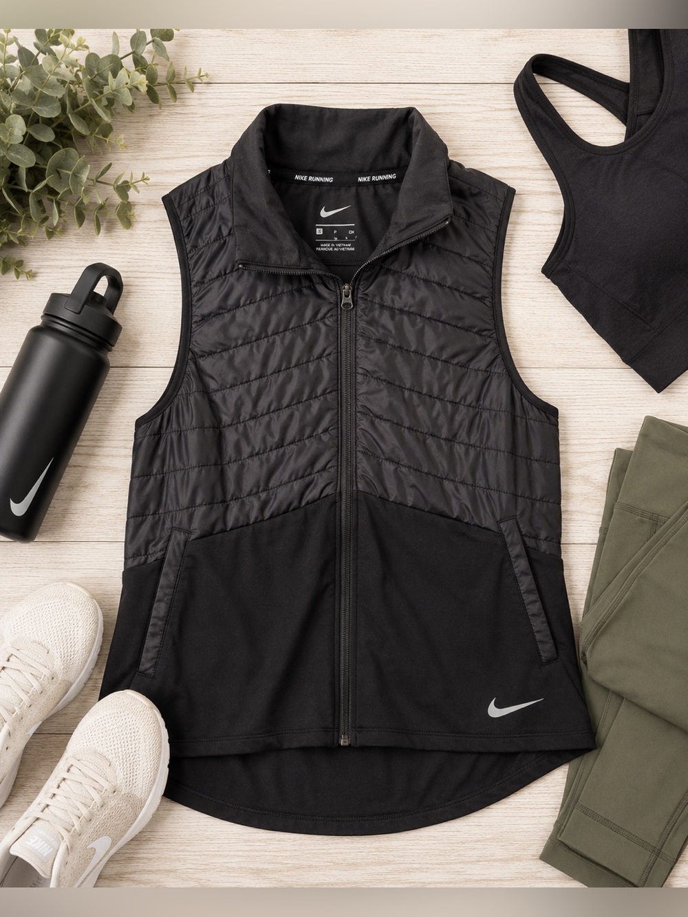 Nike Running Women’s Black Quilted Hybrid Vest Size Small Full Zip Athletic